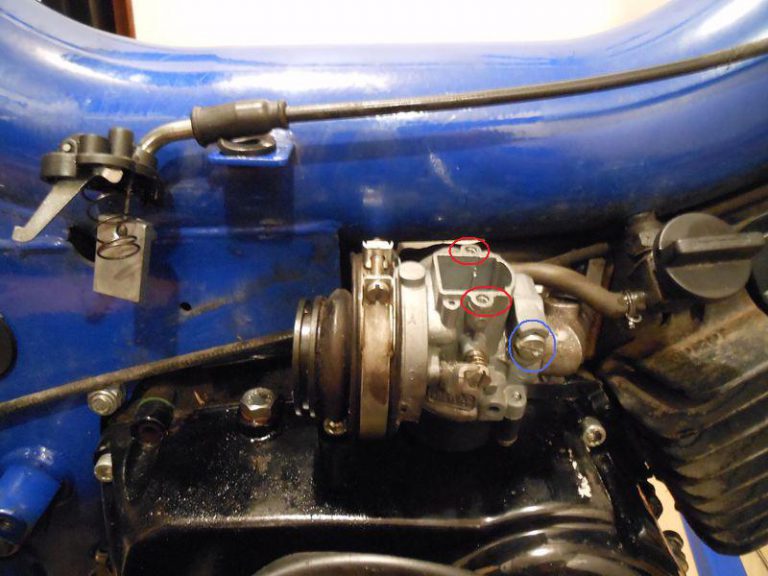 トモスのキャブレター外し