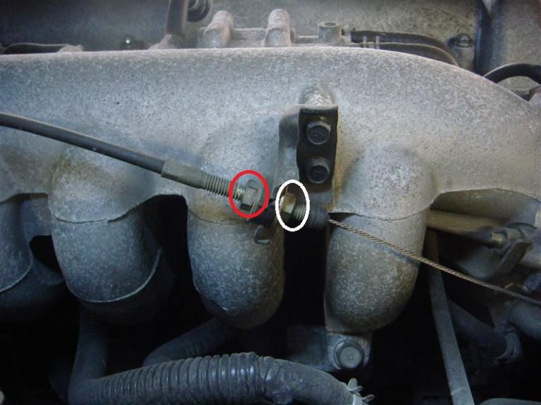 アクセルの遊び調整