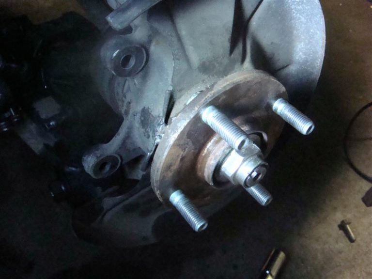 ハブボルト交換