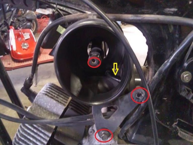 エアクリボックス取り外し