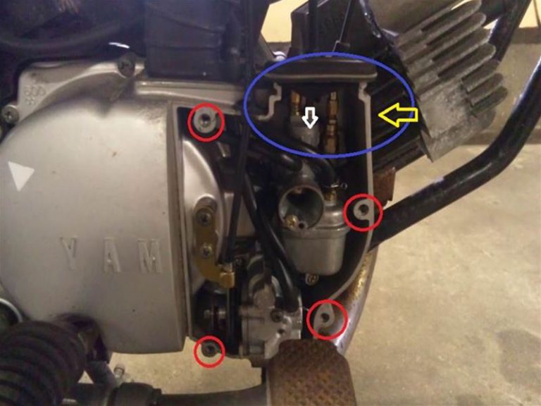 キャブレターの取り外し