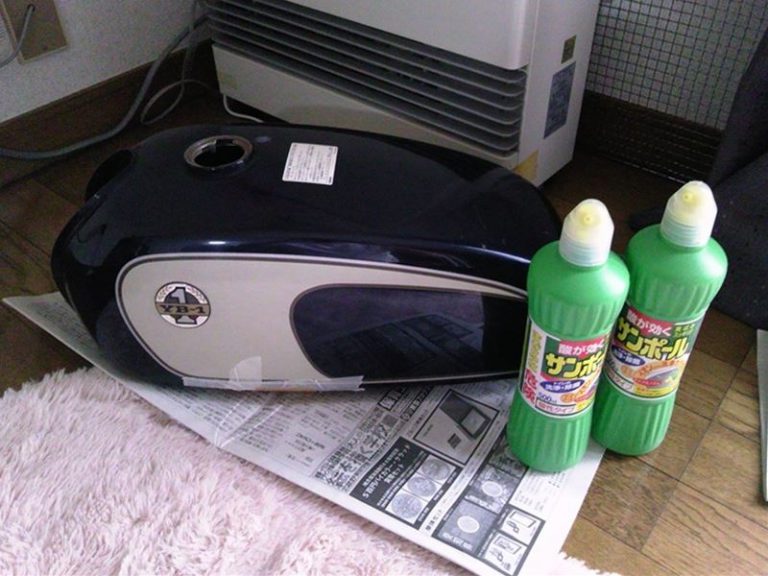 タンクをポリエステル樹脂でコーティング