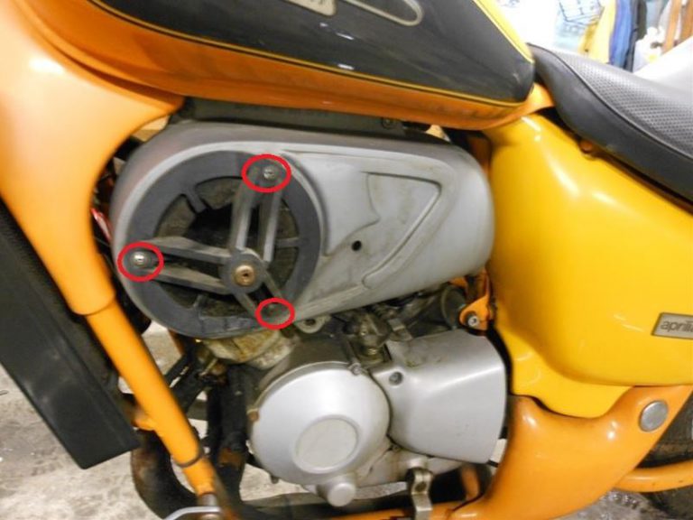 エアクリーナー取り外し記