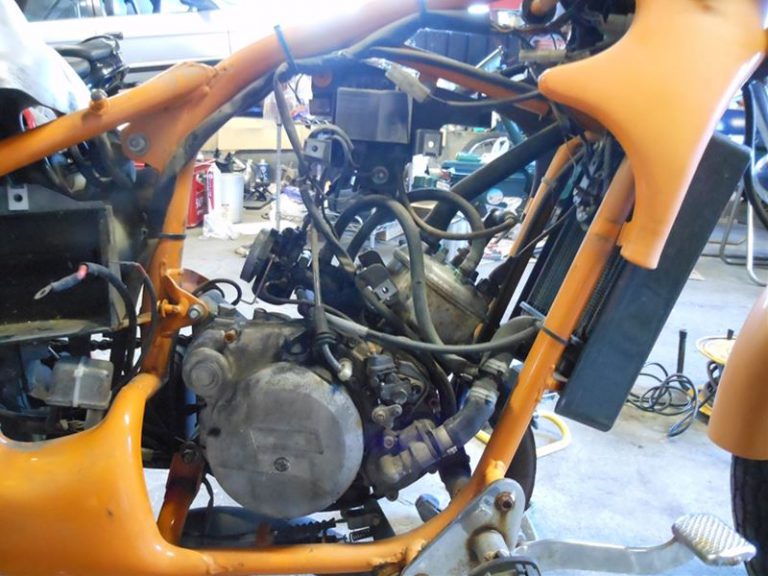 クラシック50のエンジンのおろし方