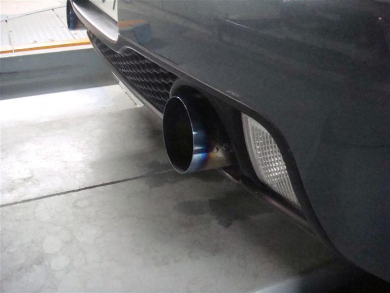 スイスポの2本出しマフラー LEGAMAX