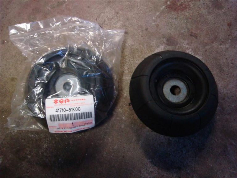 純正アッパーマウント