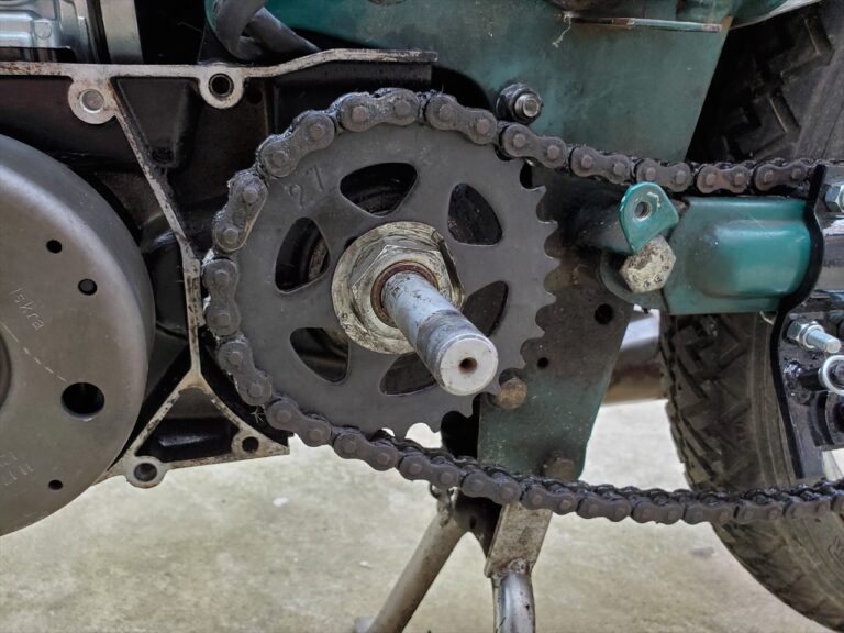 トモスのスプロケット交換 (26→27T)