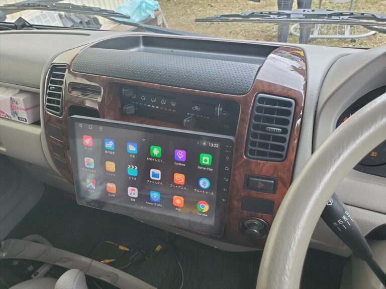 キャンピングカー近代化改修１ ナビ交換